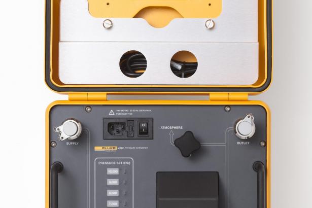 4322 Automated Pressure Calibration System