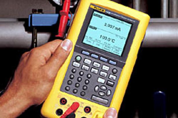 Fluke 743B Documenting Process Calibrator with Data Logging