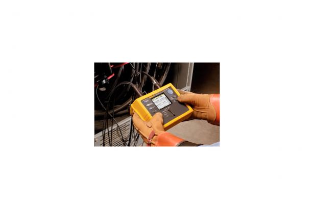 Fluke 1735 Three-Phase Power Quality Logger Fluke 1735 Three-Phase Power Quality Logger
